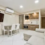 Apartment 217 Elegant Vina Del Mar Pool View, Parking, Ac